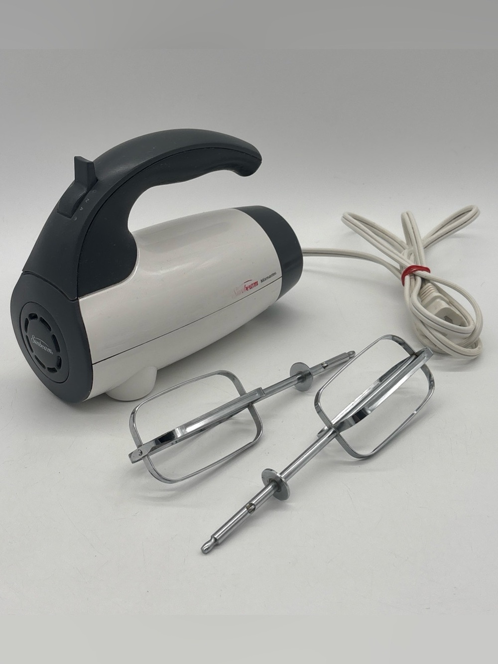 Sunbeam Mixmaster 6-Speed Hand Mixer 2524 White Tested & Works
